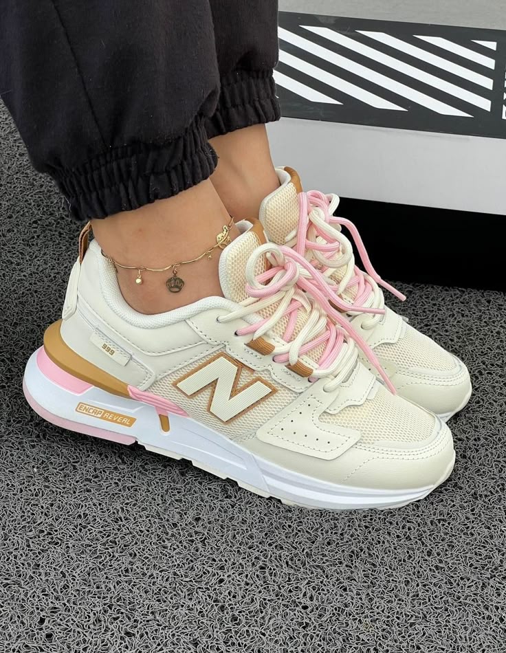 New Balance 999 Pink