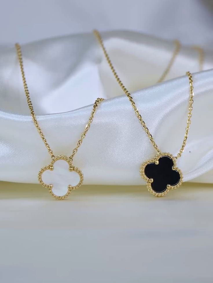 Single Clover Black Necklace