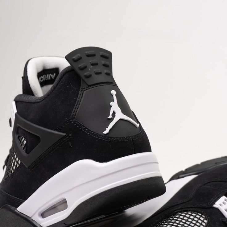 J4 Retro White Thunder