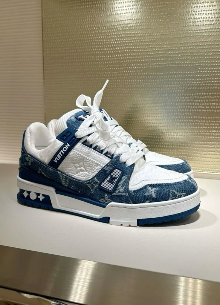 LV Trainer Navy