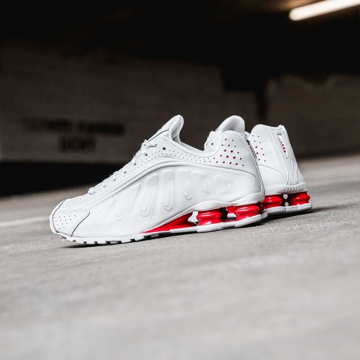 Nike Shox R4 Neymar Jr.x Platinum Tint