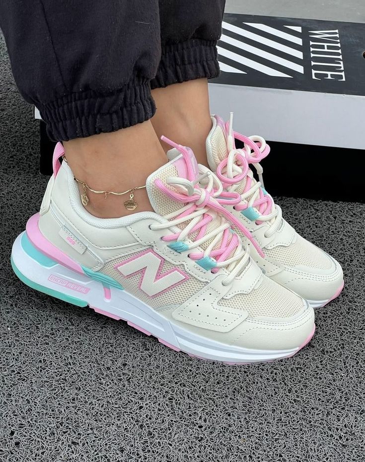 New Balance 999 Pink