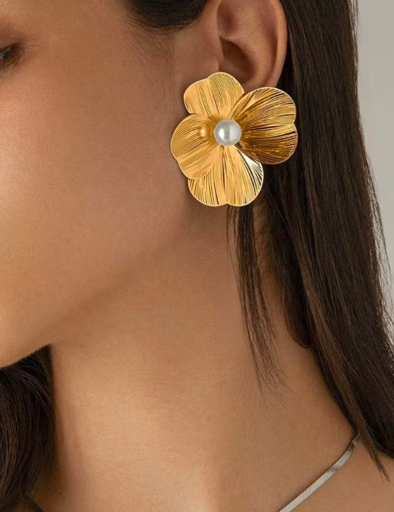 Vintage Pearl Flowers Earrings