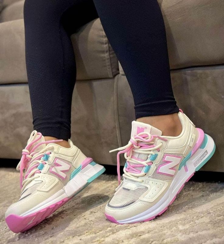 New Balance 999 Pink