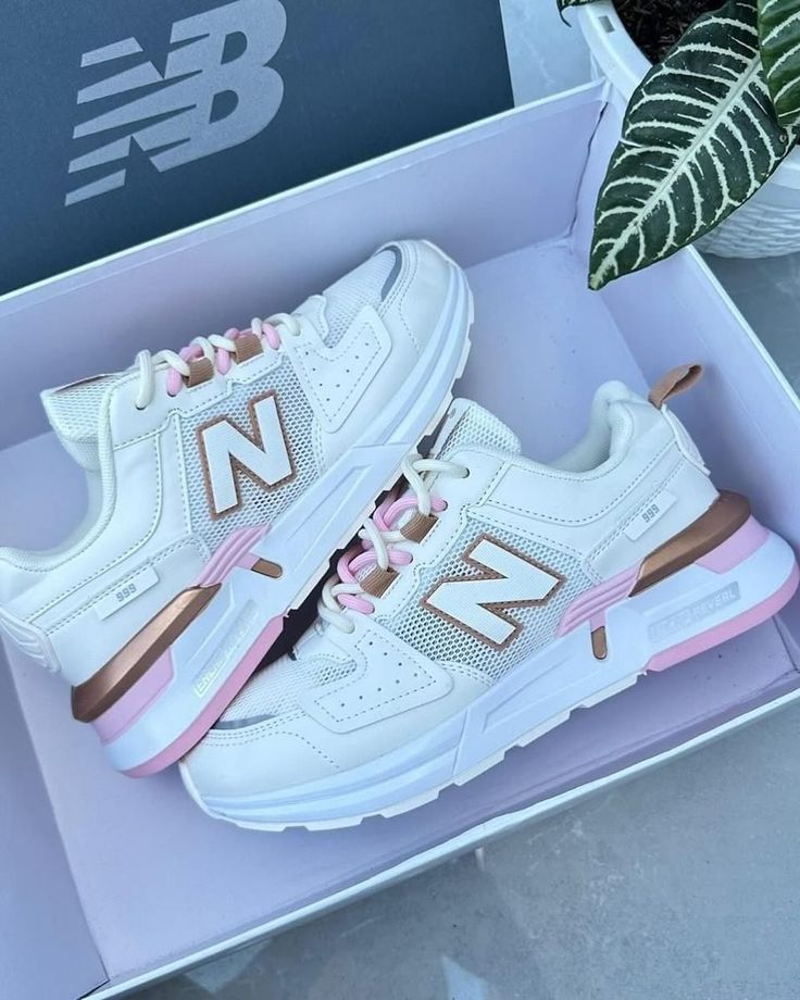 New Balance 999 Pink